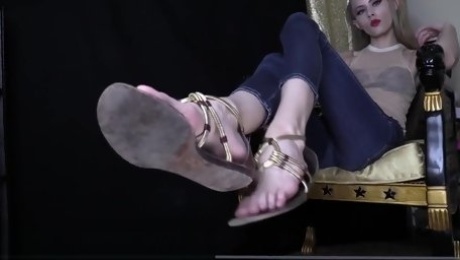 Goddess Kyaa - Cross-Eyed Hottie with Stinky Fuck-Me Sandals