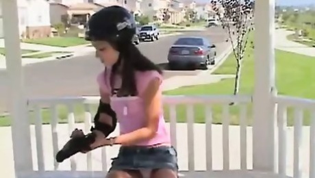 Skater teen masturbates on a bench