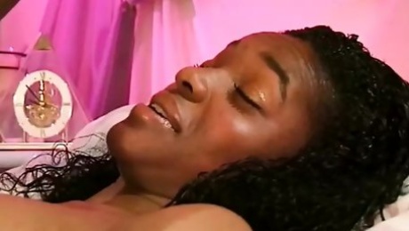 Ebony Beauty Masturbates Away