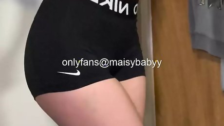 do you like nike pros? big booty cutie