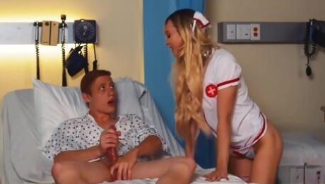 Lustful coquette nurse Lilly Bell incredible xxx scene