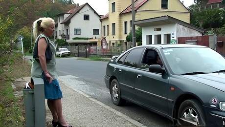 Granny Bet featuring chick's grannybet action